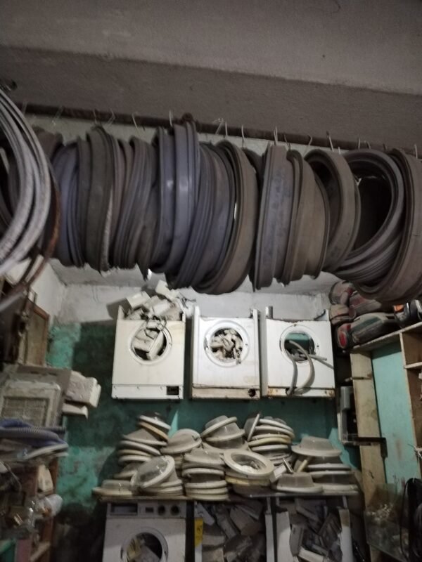 2025/10/1000000638-1-scaled.jpg جونات غسالات اتوماتيك جميع الانواع