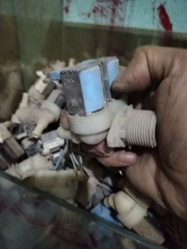 جميع انواع المساعدين  وصمام المياه