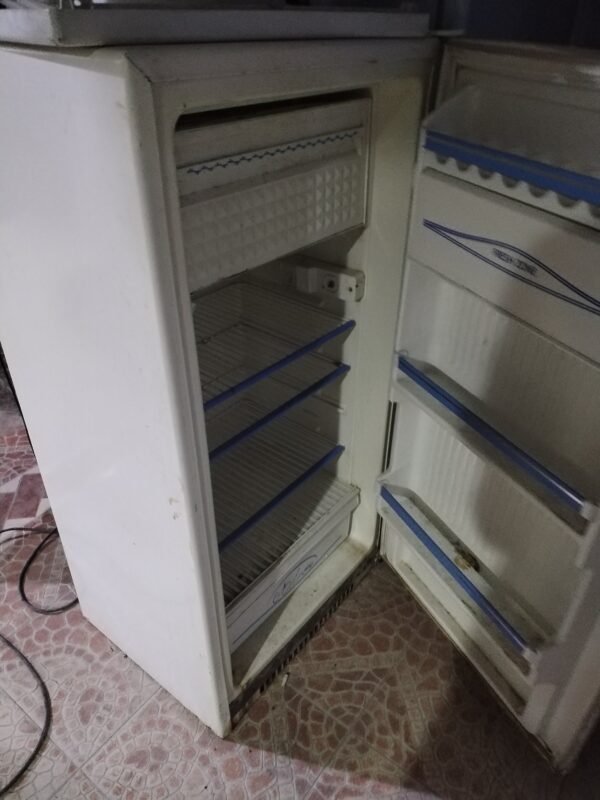 2025/10/1000000690-scaled.jpg ثلاجه ايديال معدل ٨ قدم