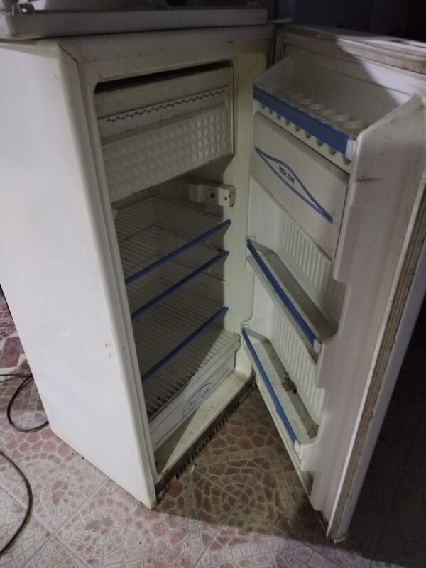 2025/10/1000000691-scaled.jpg ثلاجه ايديال معدل ٨ قدم