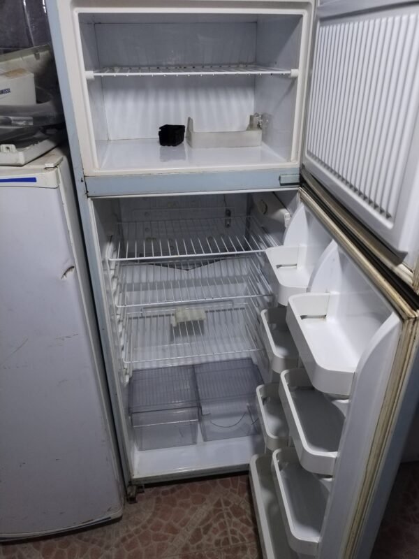 ثلاجه كريازي ١٢ قدم