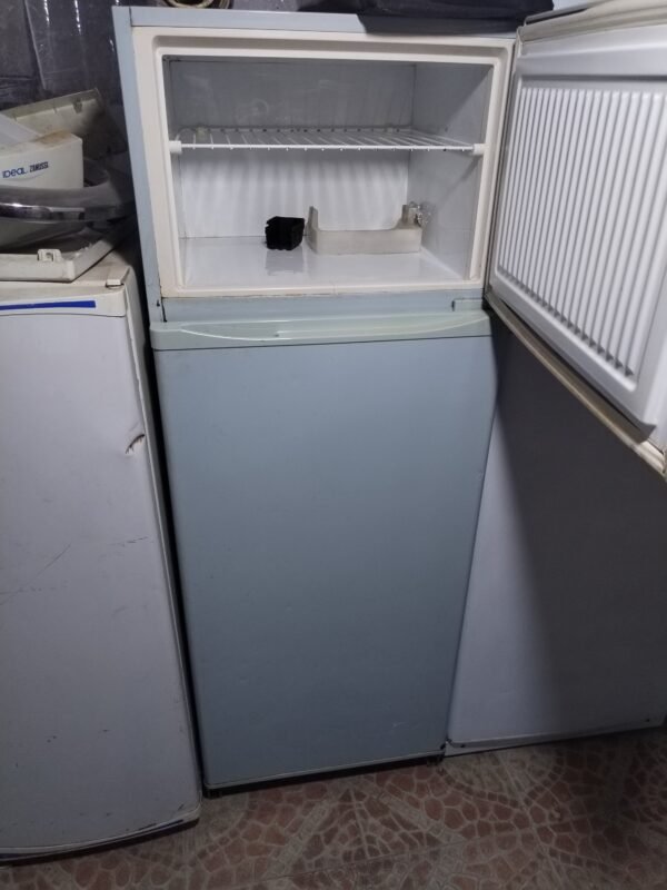 ثلاجه كريازي ١٢ قدم