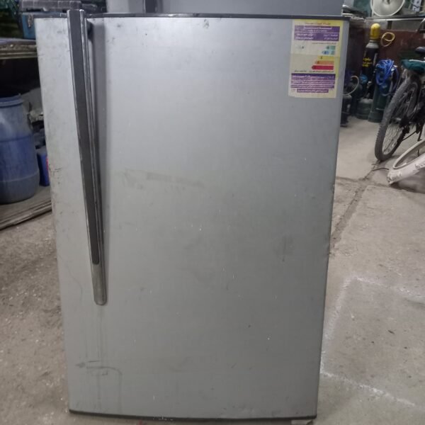 2025/11/1000052967-scaled.jpg باب لثلاجه توشيبا خلع الاصلي